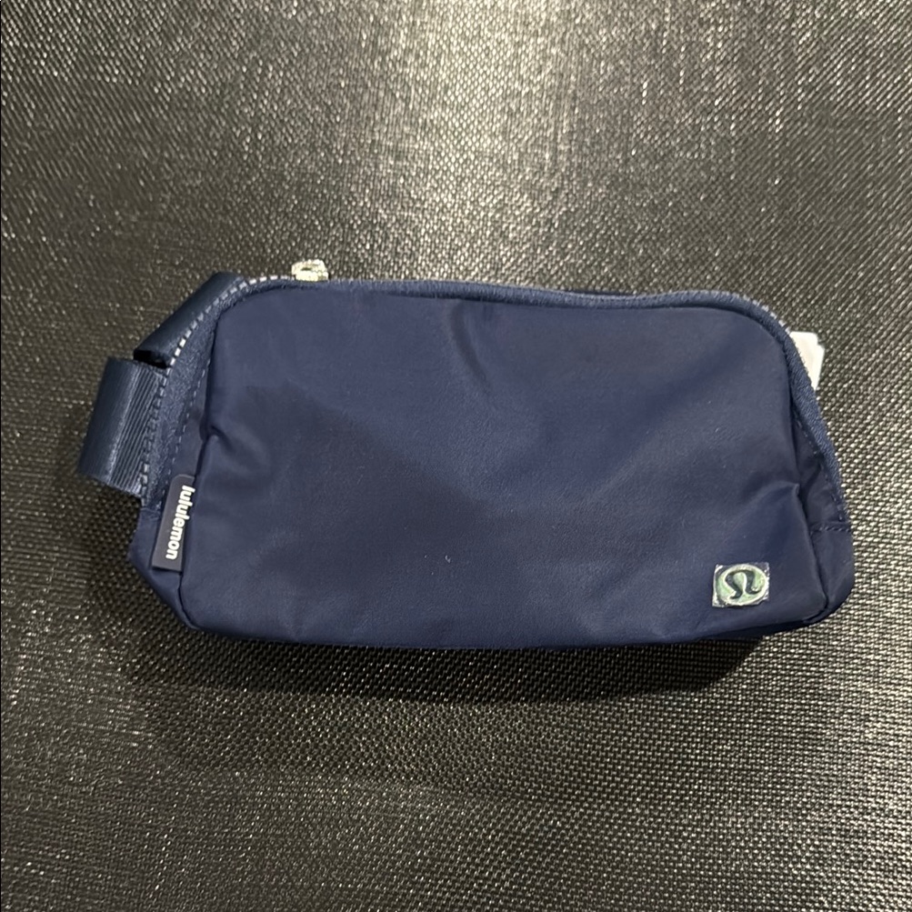 New Authentic Lululemon Athletica Navy Belt Bag